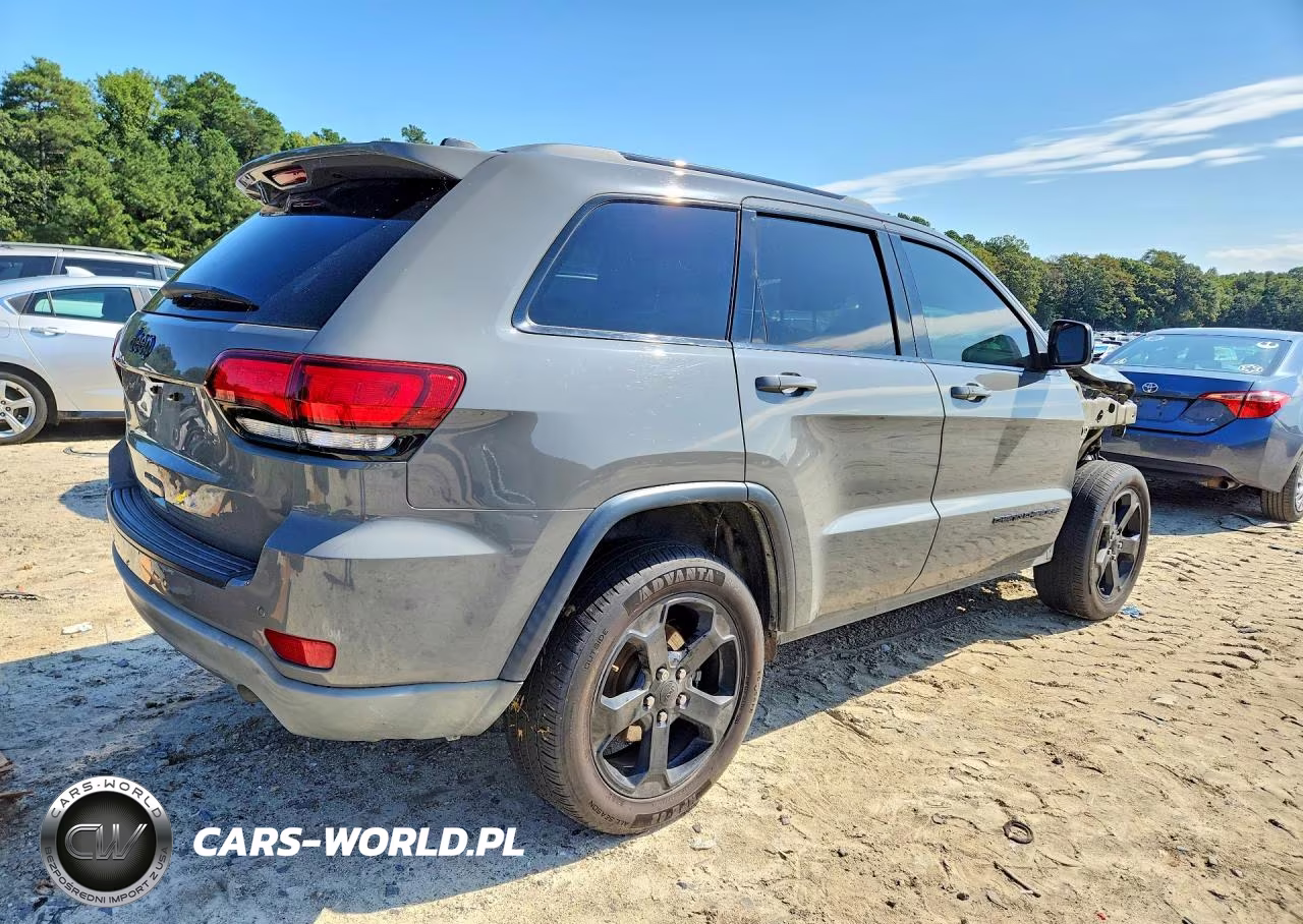2019 Jeep Grand Cherokee Laredo VIN:1C4RJFAG5KC688324 - 3