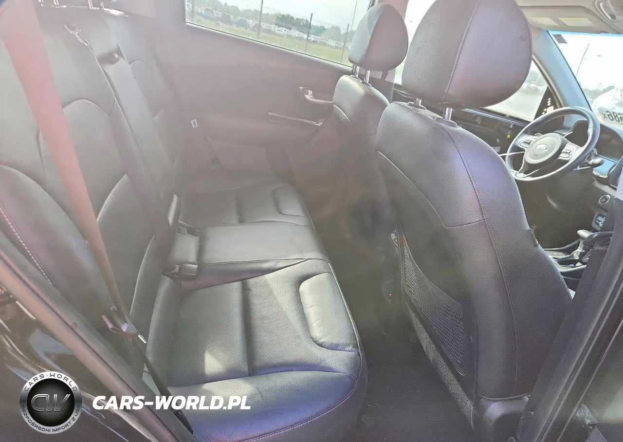 2018 Kia Niro Touring VIN:KNDCE3LC4J5124332 - 11