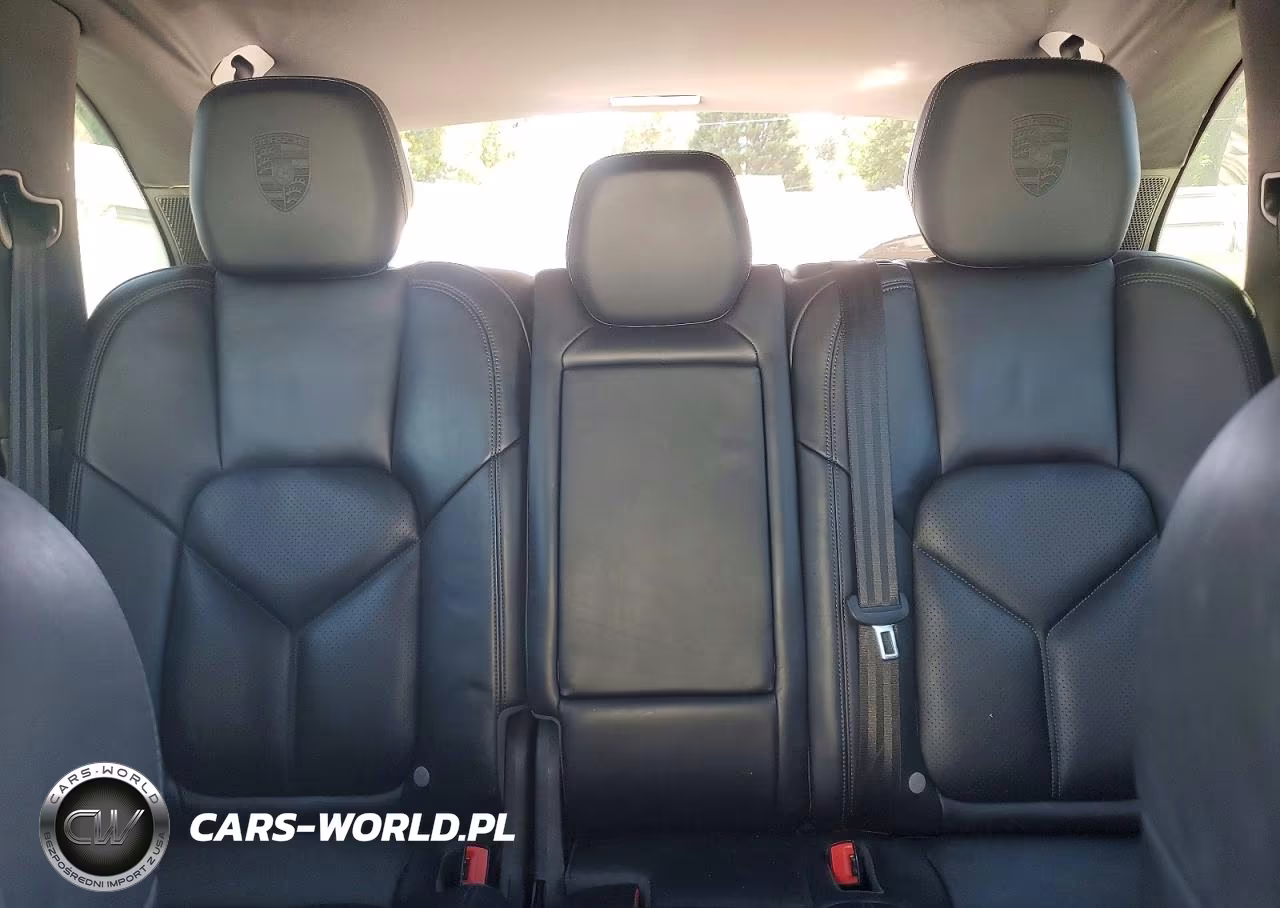 2017 Porsche Cayenne VIN:WP1AA2A24HKA82424 - 10
