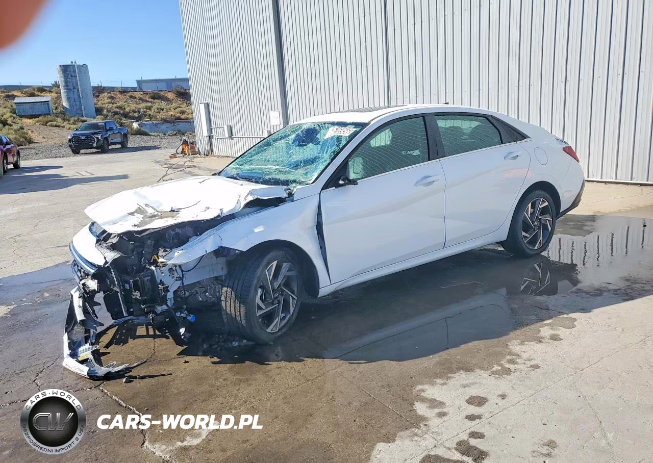 2025 Hyundai Elantra Limited – zdjęcie 1 z 13