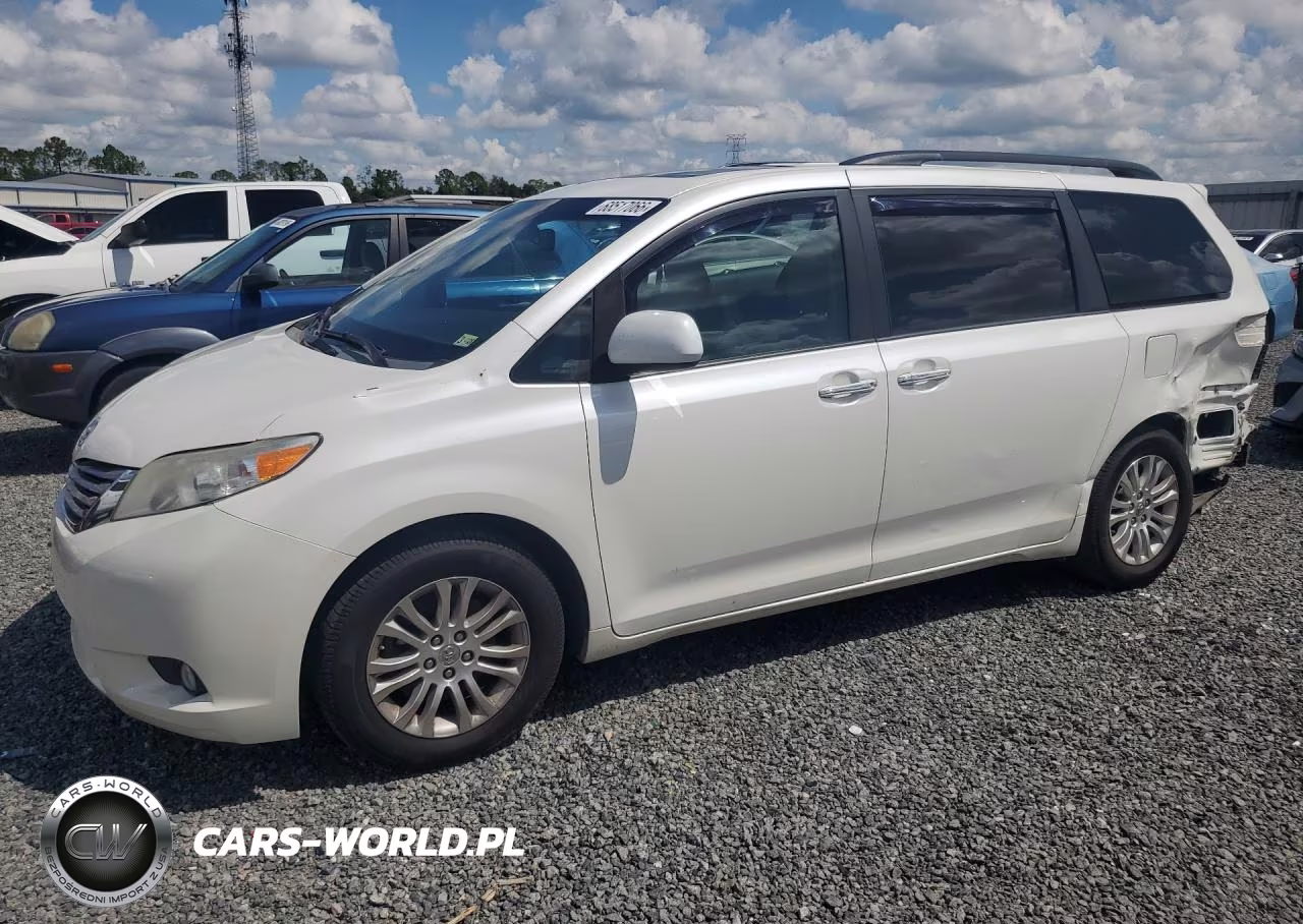 2016 Toyota Sienna Xle 8-Passenger