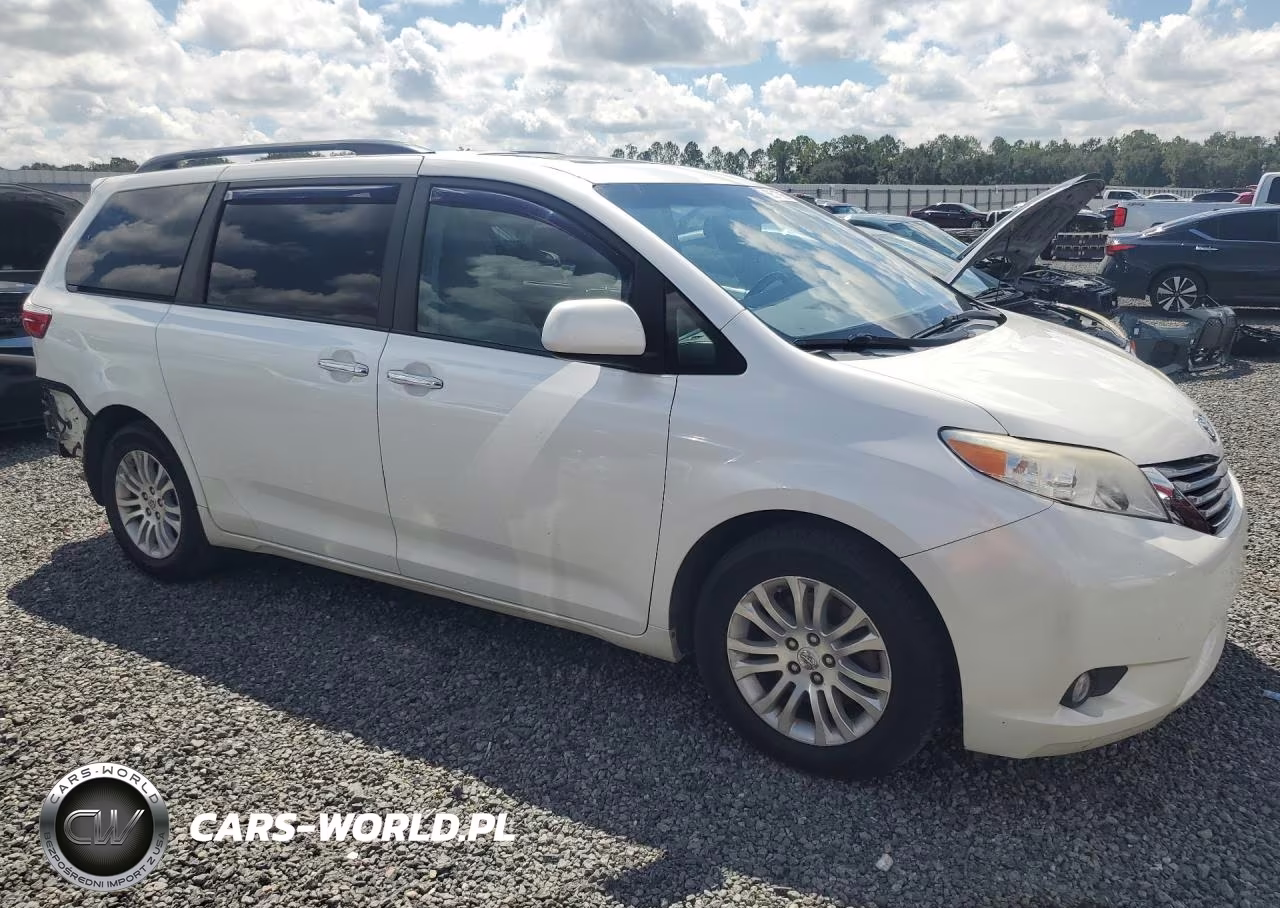 2016 Toyota Sienna Xle 8-Passenger VIN:5TDYK3DC3GS724307 - 4