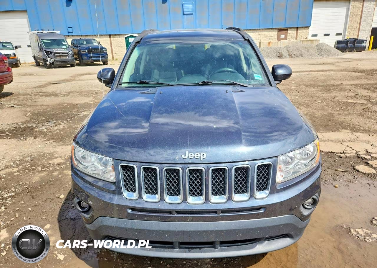 2015 Jeep Compass Latitude VIN:1C4NJCEA1FD209996 - 5