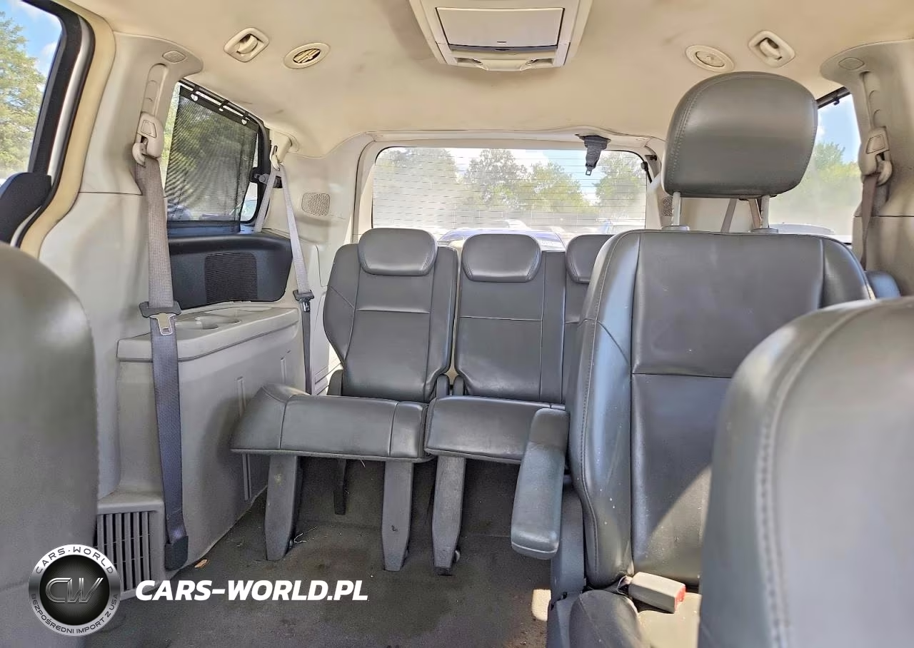 2010 Volkswagen Routan Se VIN:2V4RW3D11AR354018 - 10
