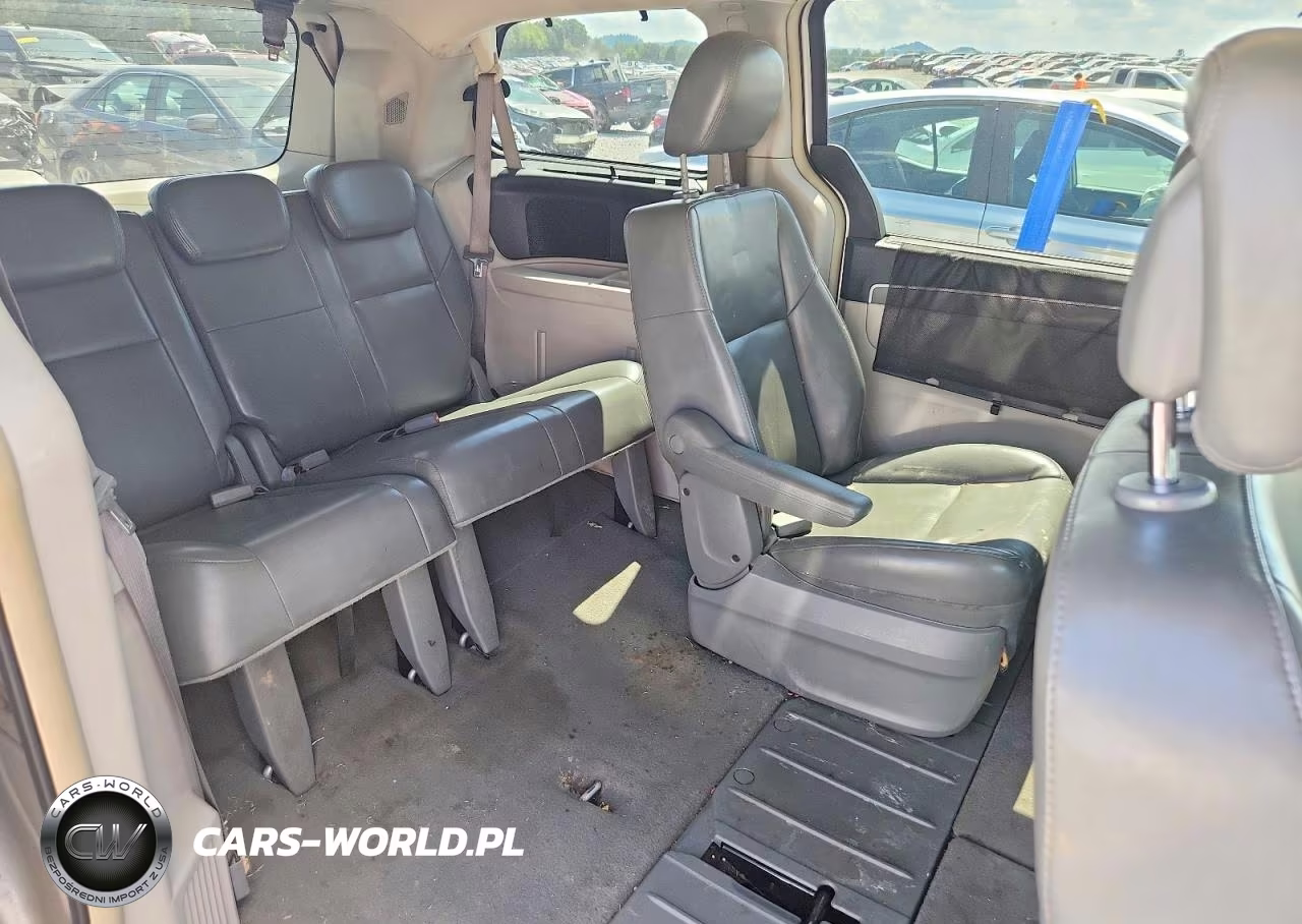 2010 Volkswagen Routan Se VIN:2V4RW3D11AR354018 - 11