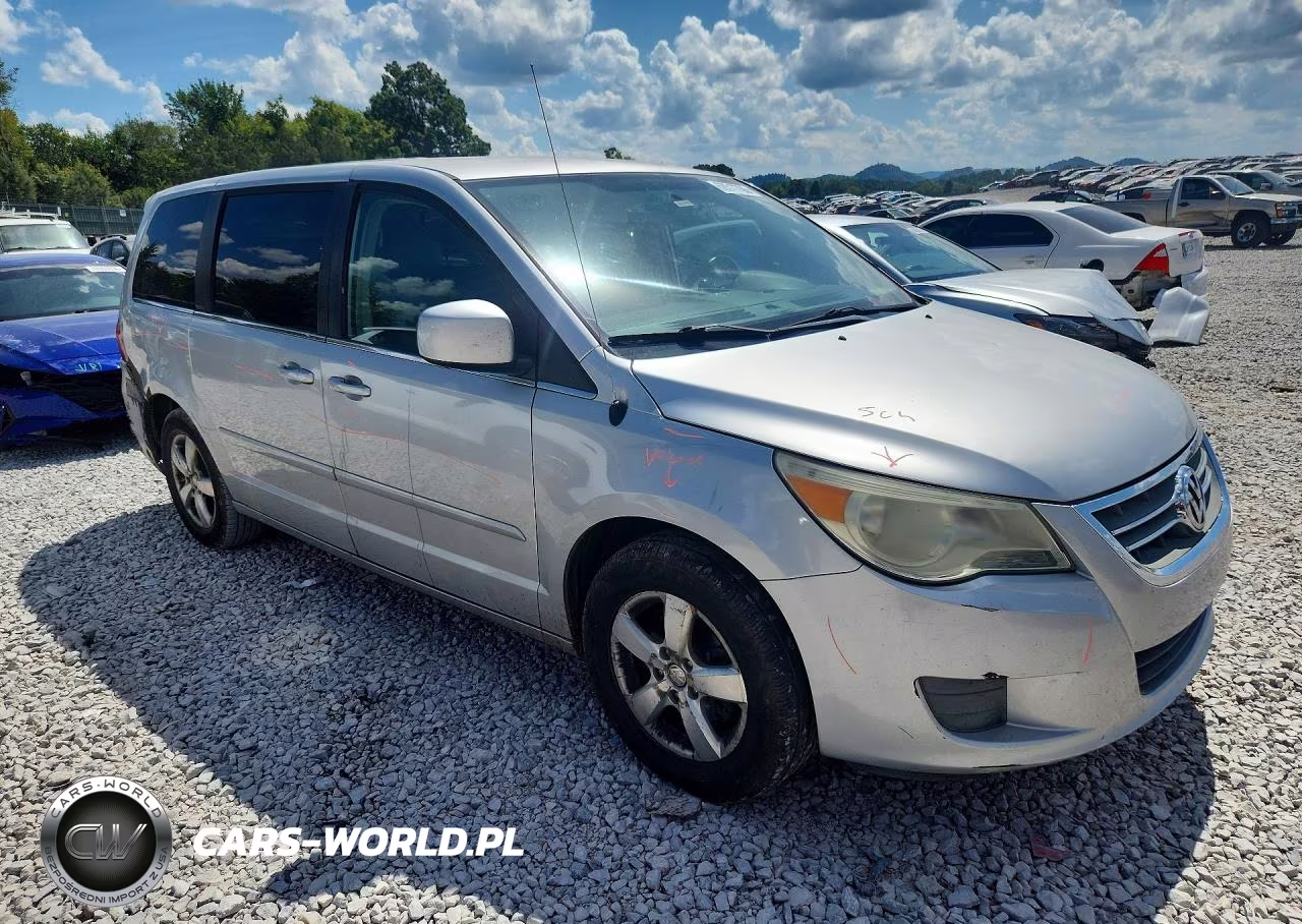 2010 Volkswagen Routan Se VIN:2V4RW3D11AR354018 - 4