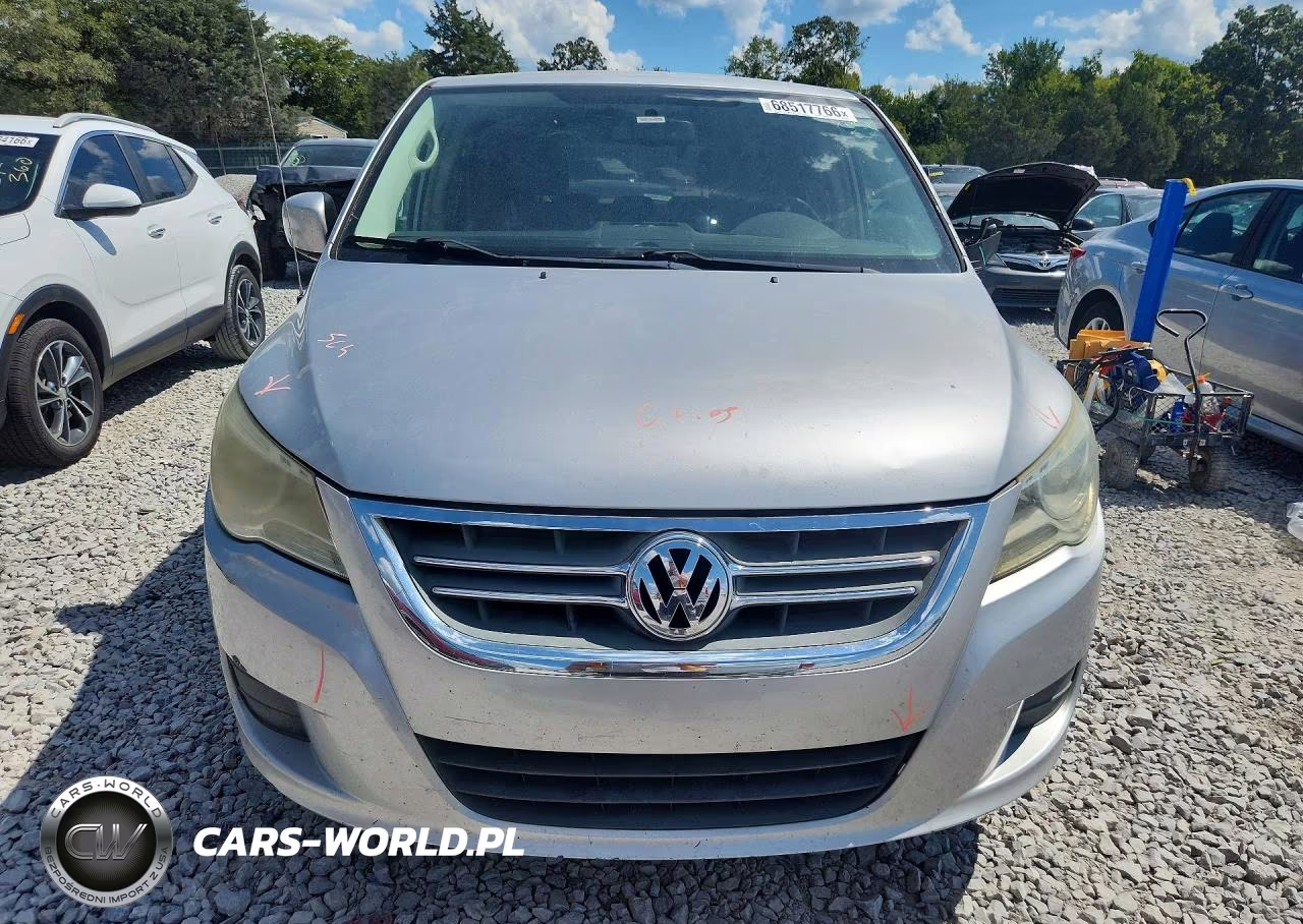 2010 Volkswagen Routan Se VIN:2V4RW3D11AR354018 - 5