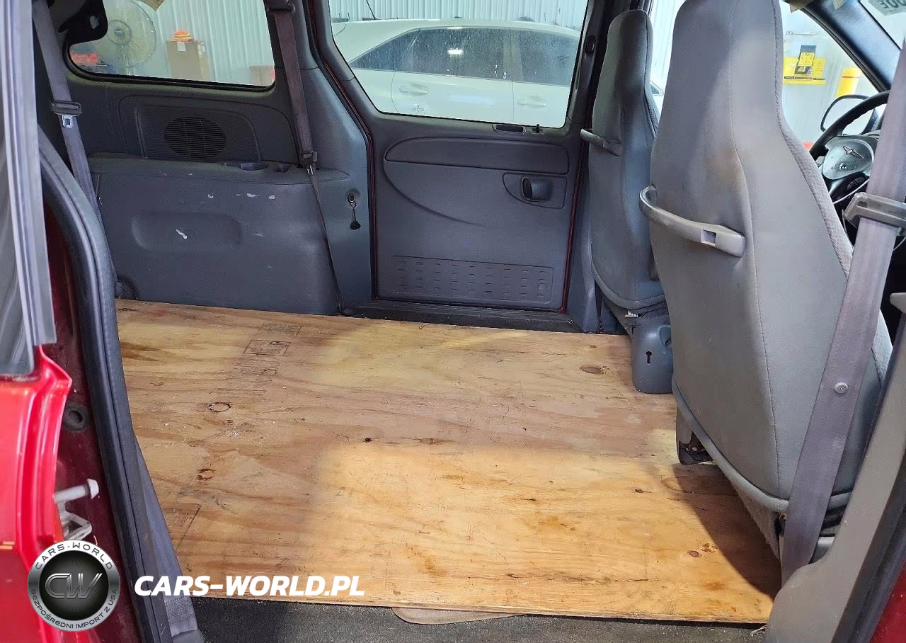 2004 Chrysler Town & Country VIN:1C4GP45R74B580169 - 11