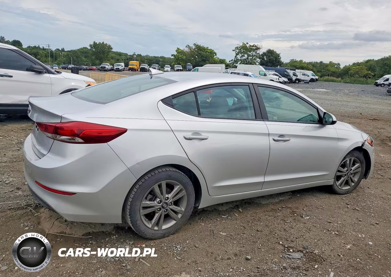 2018 Hyundai Elantra Sel VIN:5NPD84LF7JH372103 - 3