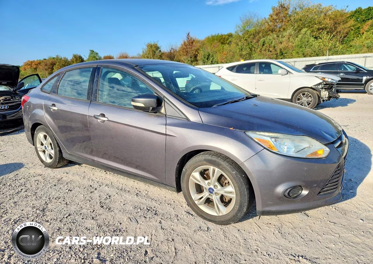 2014 Ford Focus Se VIN:1FADP3F23EL233468 - 4