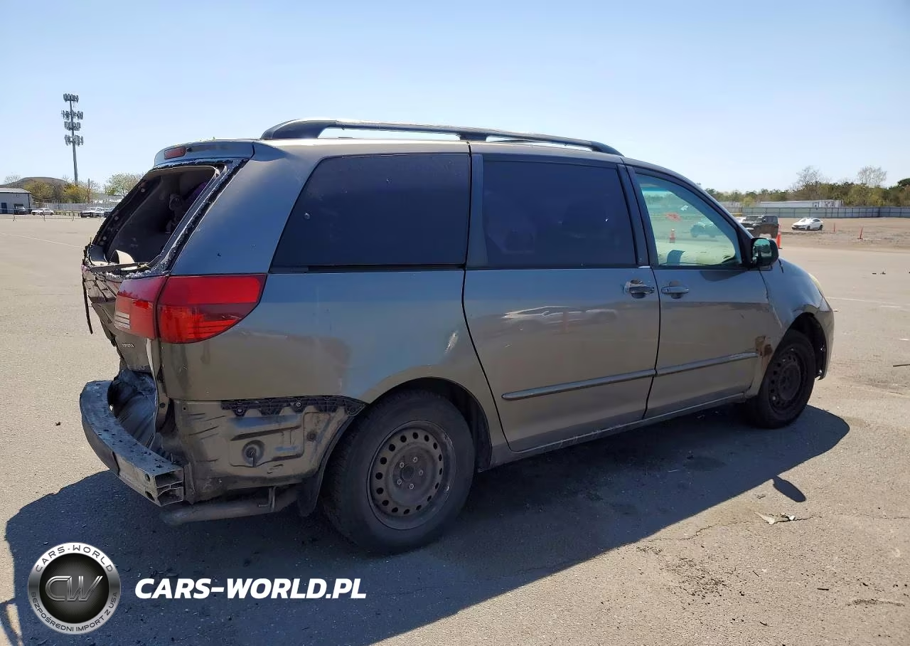 2004 Toyota Sienna Le 7 Passenger VIN:5TDZA23CX4S149847 - 3