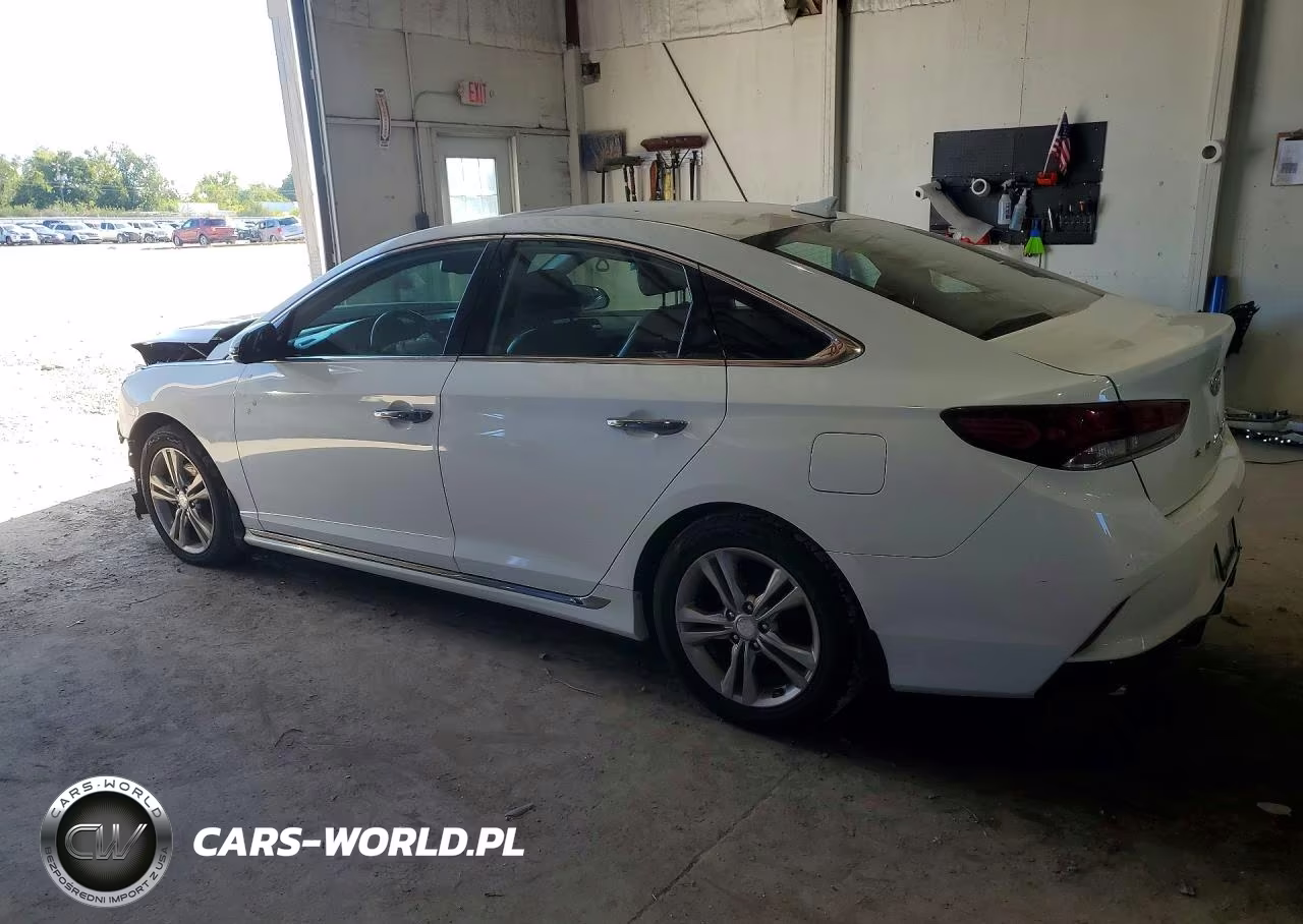 2018 Hyundai Sonata Sport VIN:5NPE34AF5JH674771 - 2