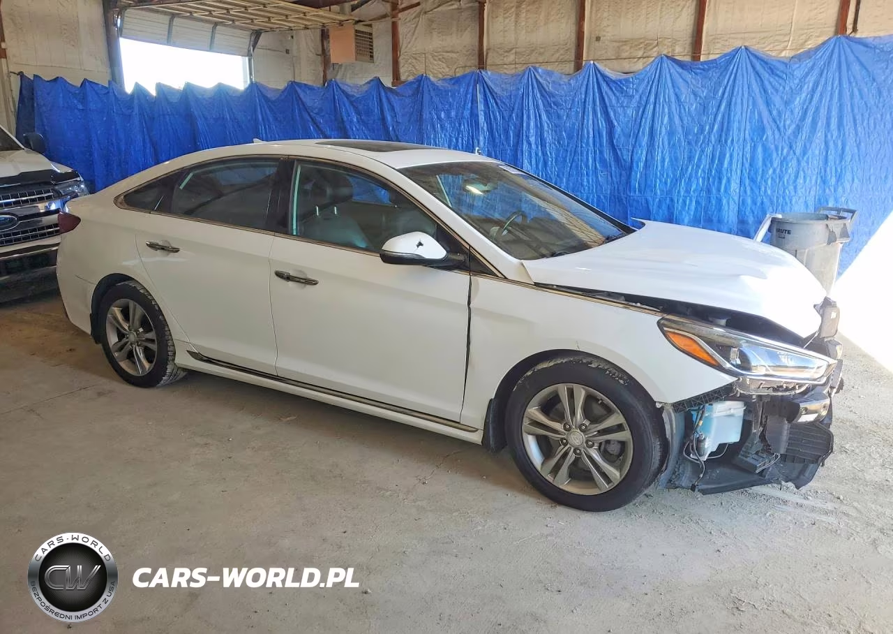 2018 Hyundai Sonata Sport VIN:5NPE34AF5JH674771 - 4