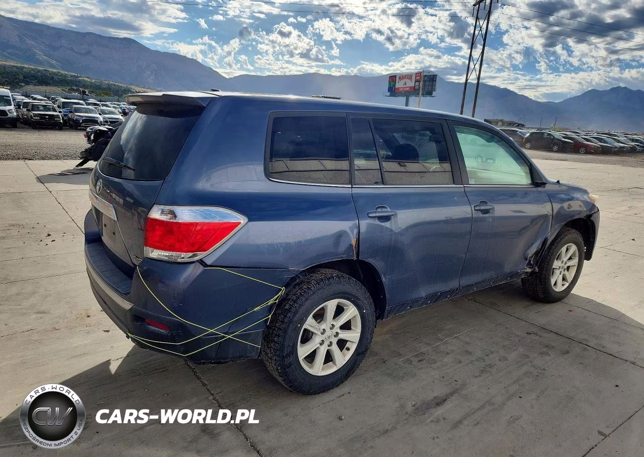 2011 Toyota Highlander Base VIN:5TDBK3EHXBS041948 - 3