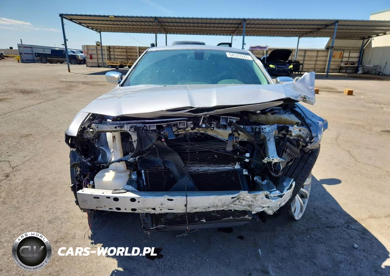 2018 Chrysler 300 Limited VIN:2C3CCAEG0JH152569 - 5