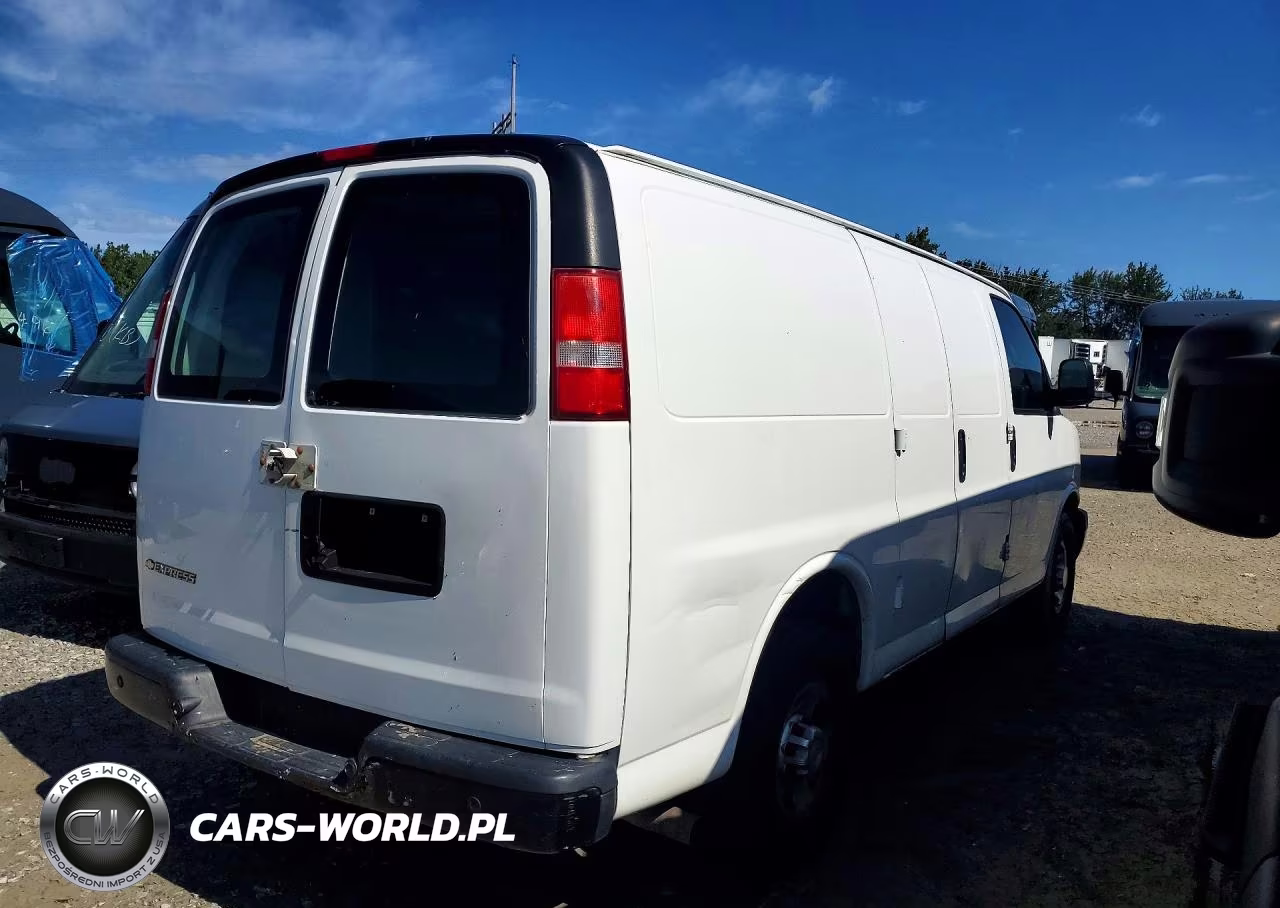 2017 Chevrolet Express G2500 VIN:1GCWGAFF6H1310666 - 3