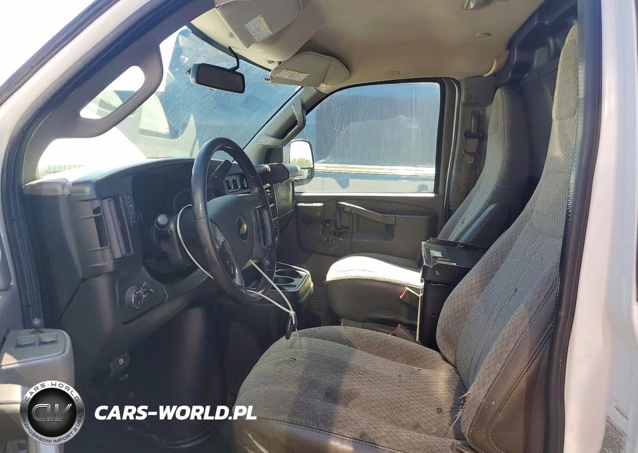 2017 Chevrolet Express G2500 VIN:1GCWGAFF6H1310666 - 7