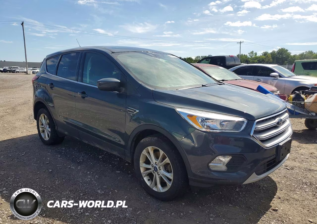 2019 Ford Escape Se VIN:1FMCU9GD9KUA28403 - 4
