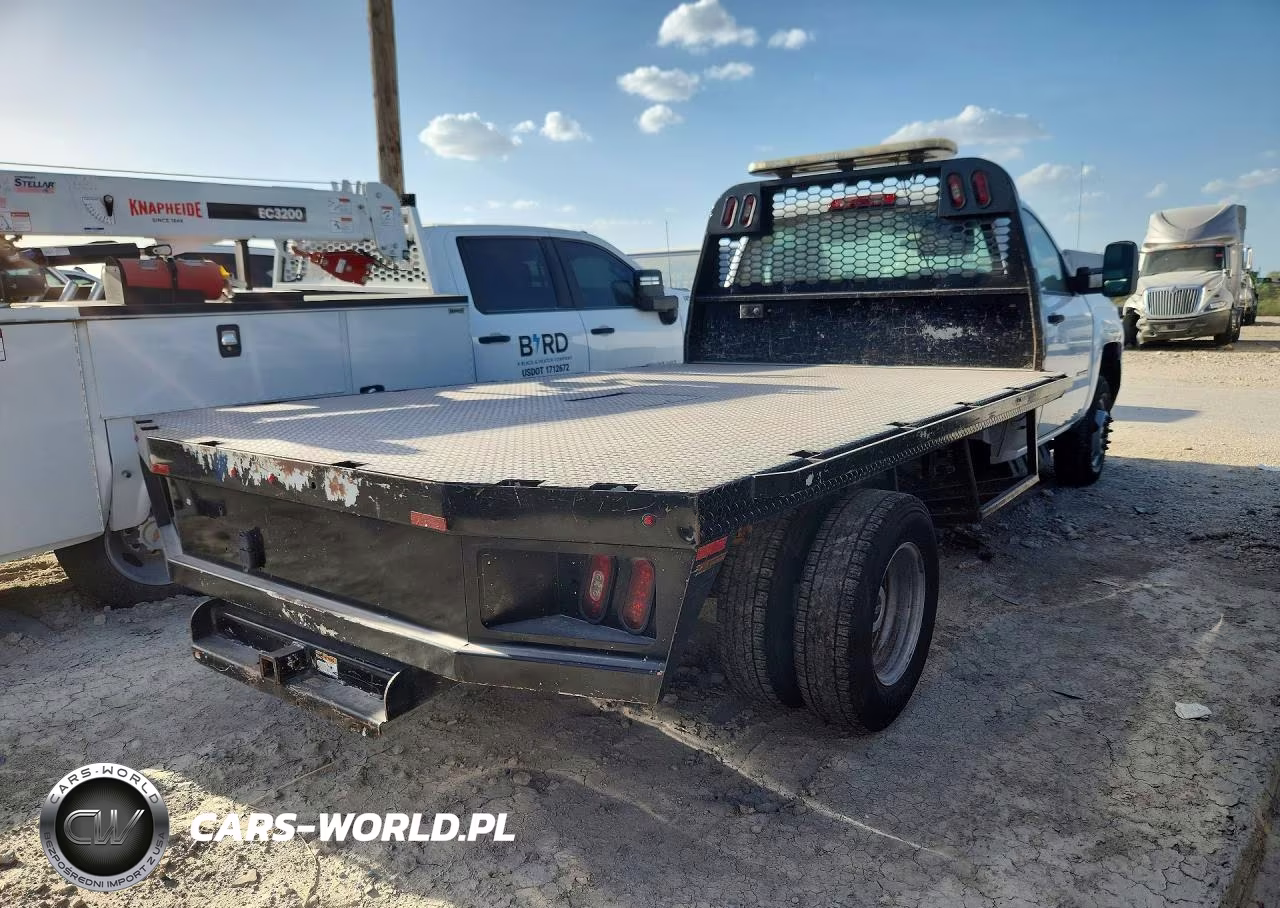2018 Chevrolet Silverado C3500 VIN:1GB3CYCY5JF268226 - 3