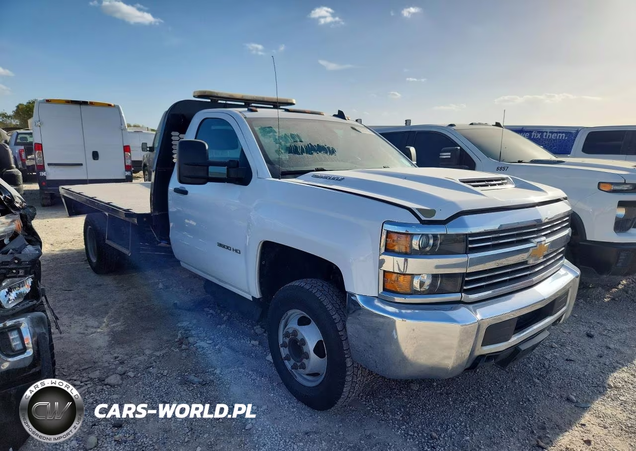 2018 Chevrolet Silverado C3500 VIN:1GB3CYCY5JF268226 - 4