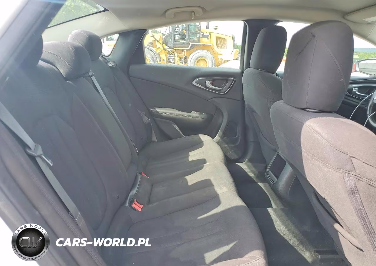 2015 Chrysler 200 Limited VIN:1C3CCCAB9FN598532 - 10