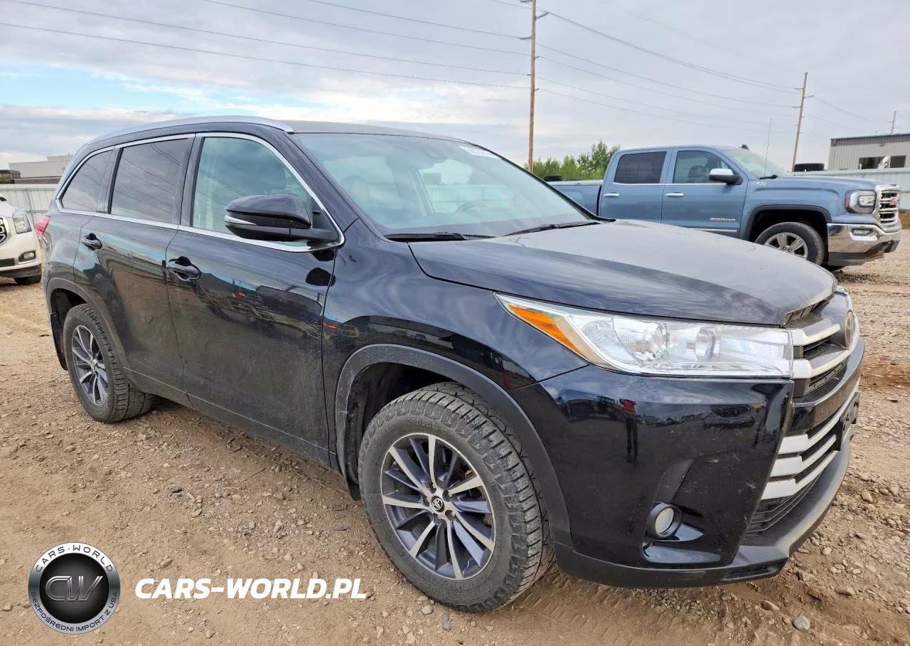 2018 Toyota Highlander Xle VIN:5TDJZRFH6JS848474 - 4