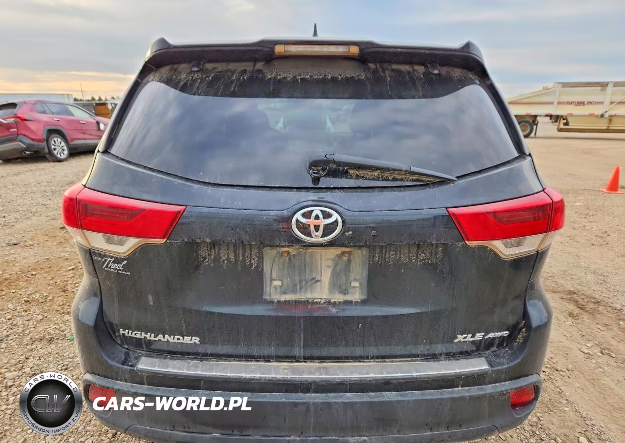 2018 Toyota Highlander Xle VIN:5TDJZRFH6JS848474 - 6