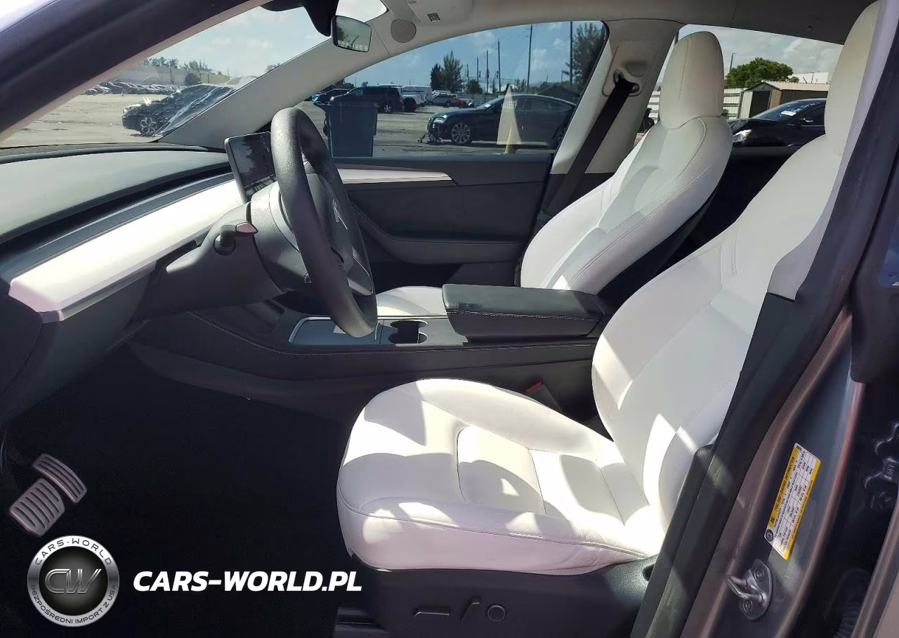2024 Tesla Model Y VIN:7SAYGDEF3RA306935 - 7