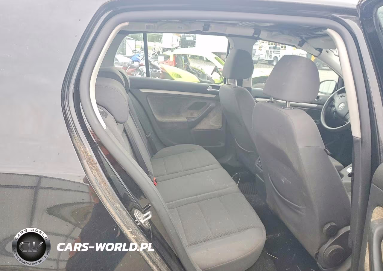 2008 Volkswagen Rabbit VIN:WVWDB71K98W280823 - 10