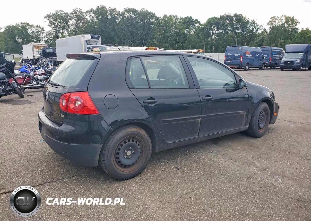 2008 Volkswagen Rabbit VIN:WVWDB71K98W280823 - 3