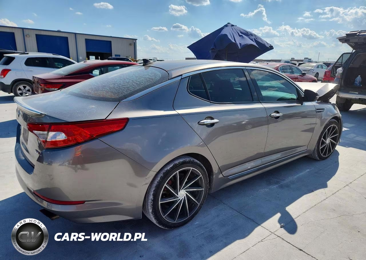 2013 Kia Optima Sx VIN:5XXGR4A62DG188555 - 3