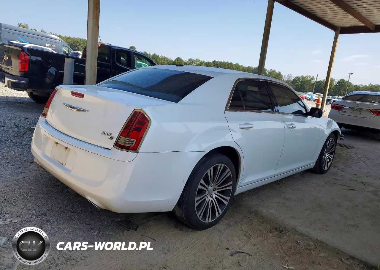 2013 Chrysler 300 S VIN:2C3CCABG5DH685249 - 3