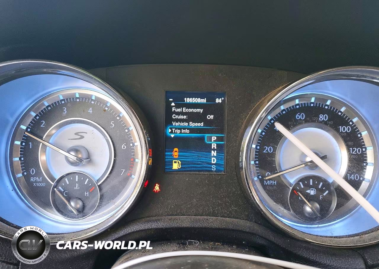 2013 Chrysler 300 S VIN:2C3CCABG5DH685249 - 9