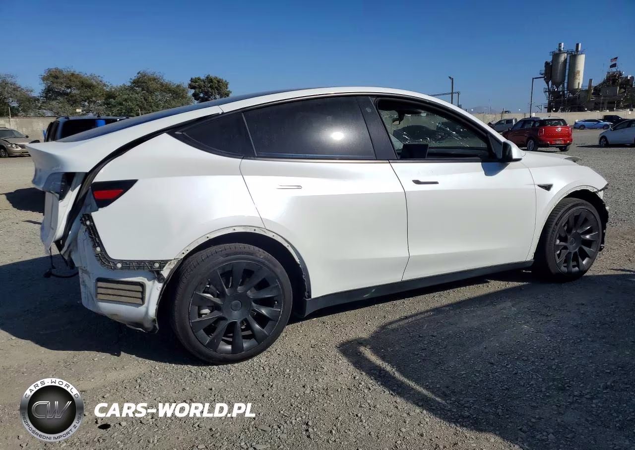 2022 Tesla Model Y VIN:7SAYGDEE6NF345121 - 3