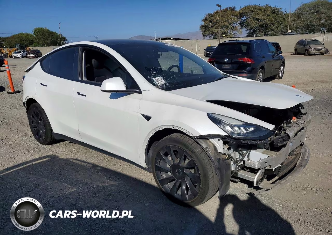 2022 Tesla Model Y VIN:7SAYGDEE6NF345121 - 4