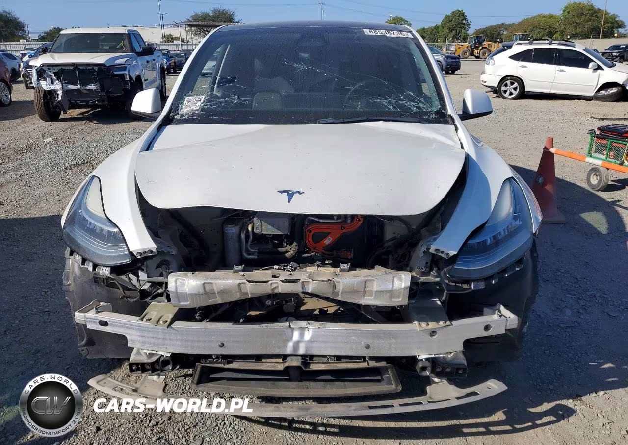 2022 Tesla Model Y VIN:7SAYGDEE6NF345121 - 5