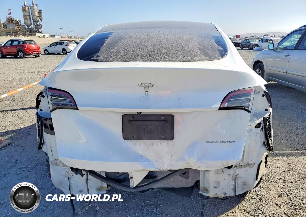 2022 Tesla Model Y VIN:7SAYGDEE6NF345121 - 6