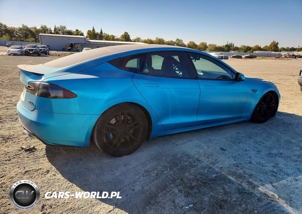 2015 Tesla Model S VIN:5YJSA1E42FF102093 - 3