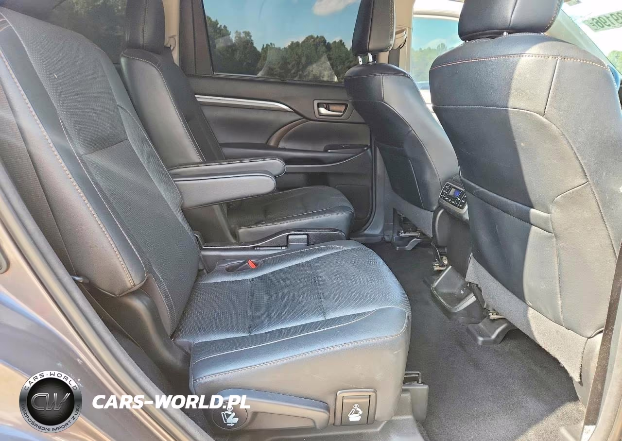 2018 Toyota Highlander Limited Platinum VIN:5TDDZRFH0JS871634 - 11