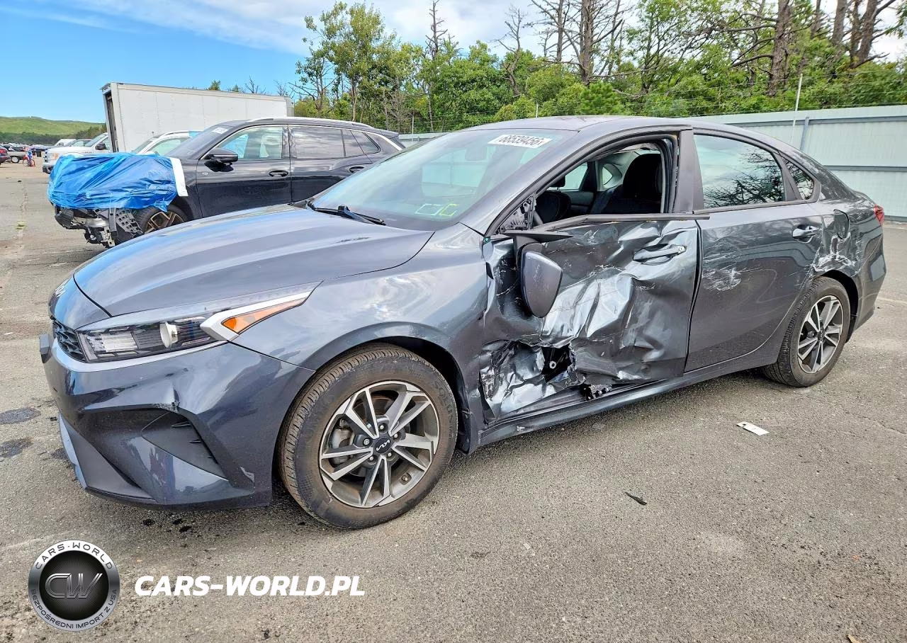 2023 Kia Forte Lxs