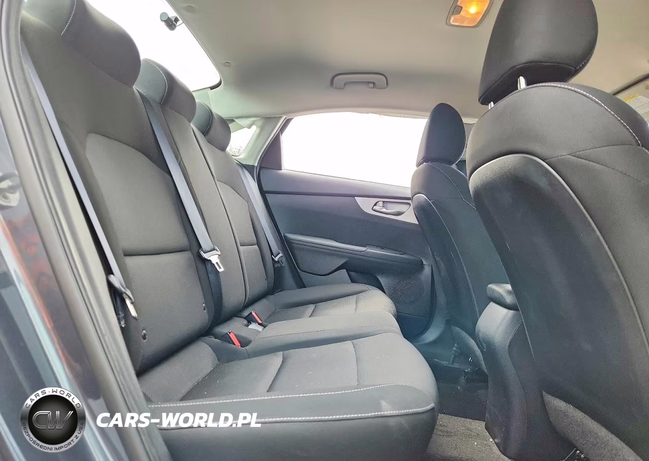2023 Kia Forte Lxs VIN:3KPF24AD7PE582807 - 10