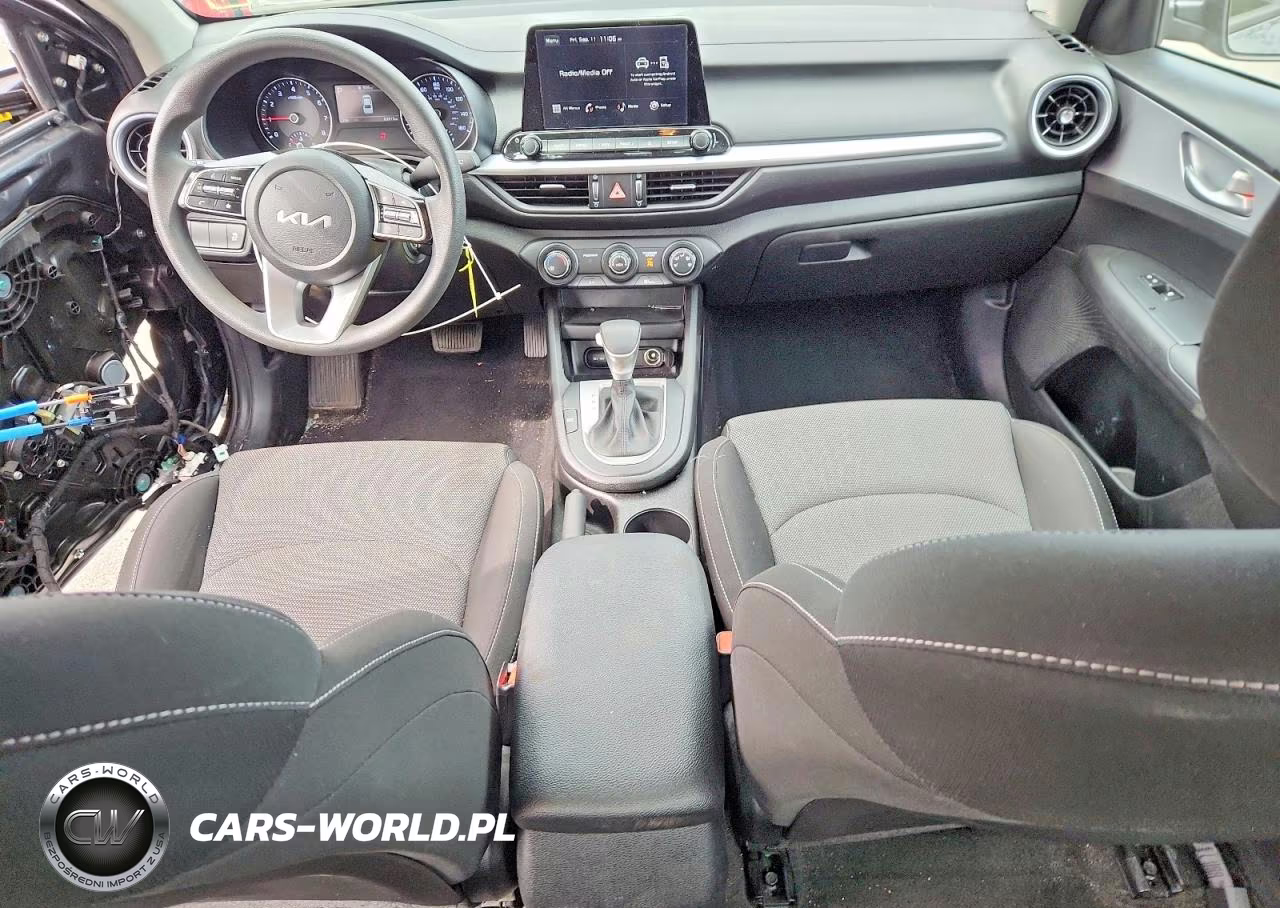 2023 Kia Forte Lxs VIN:3KPF24AD7PE582807 - 8