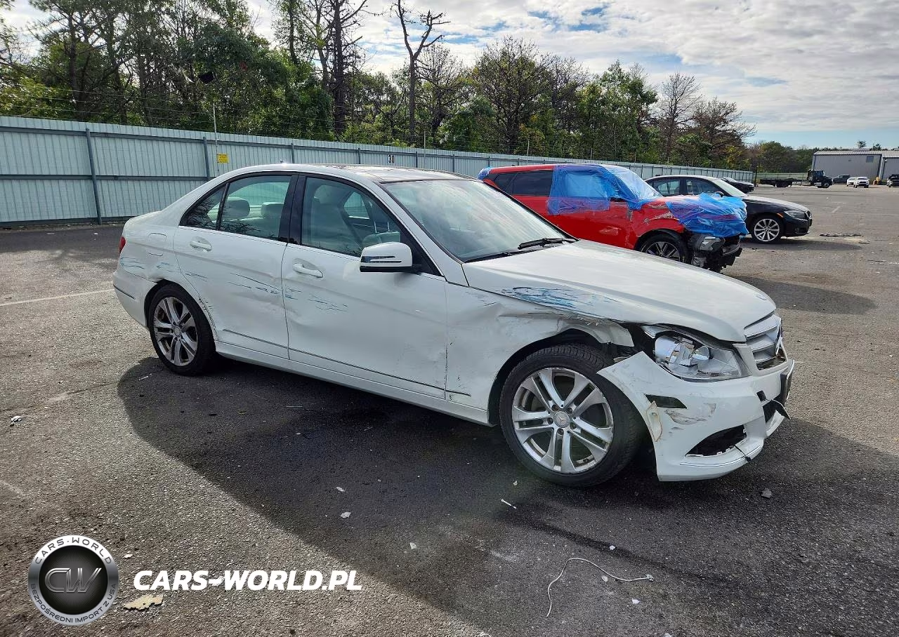 2012 Mercedes-Benz C 300 4Matic VIN:WDDGF8BB0CA650414 - 4
