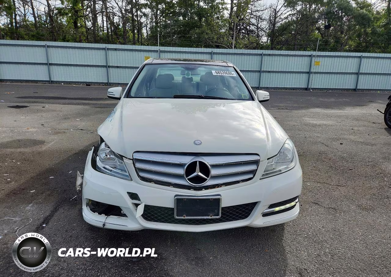 2012 Mercedes-Benz C 300 4Matic VIN:WDDGF8BB0CA650414 - 5
