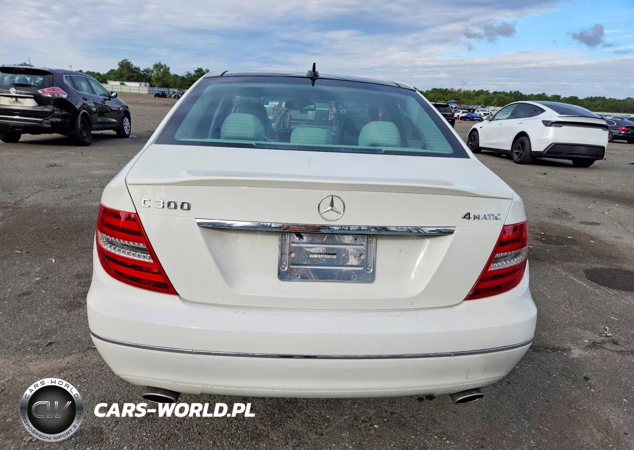 2012 Mercedes-Benz C 300 4Matic VIN:WDDGF8BB0CA650414 - 6
