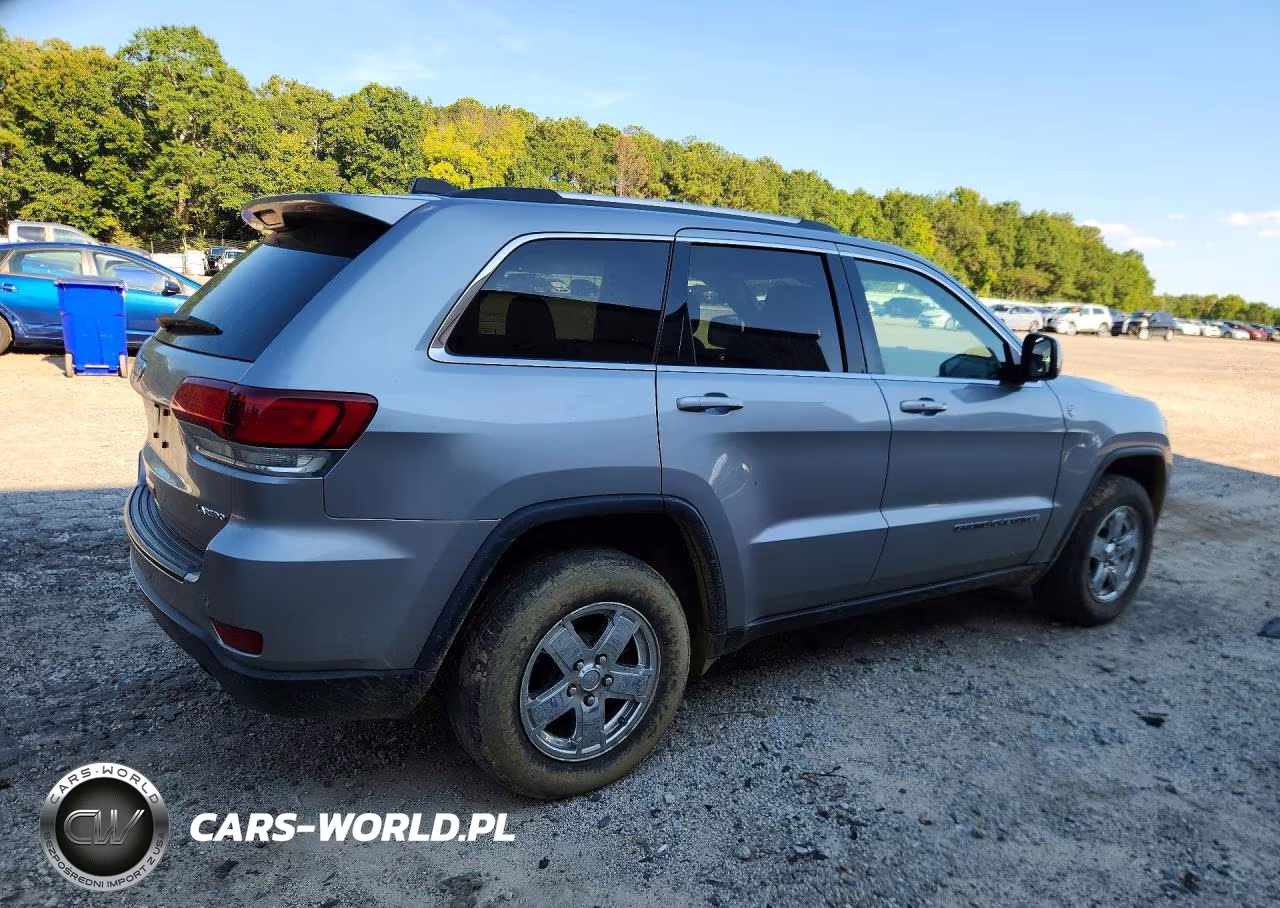 2020 Jeep Grand Cherokee Laredo VIN:1C4RJFAG6LC360850 - 3