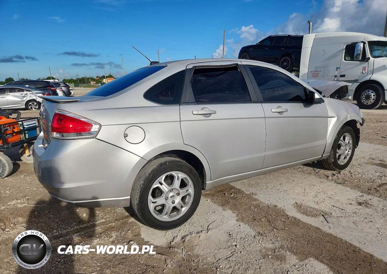2009 Ford Focus Ses VIN:1FAHP36N19W188983 - 3