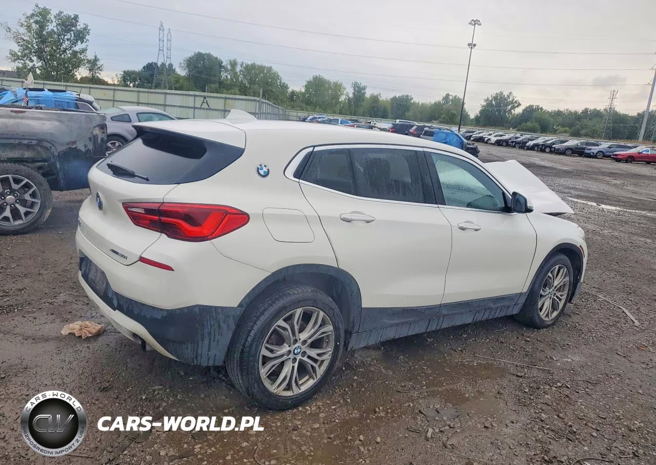 2018 BMW X2 xDrive28I VIN:WBXYJ5C38JEF75394 - 3