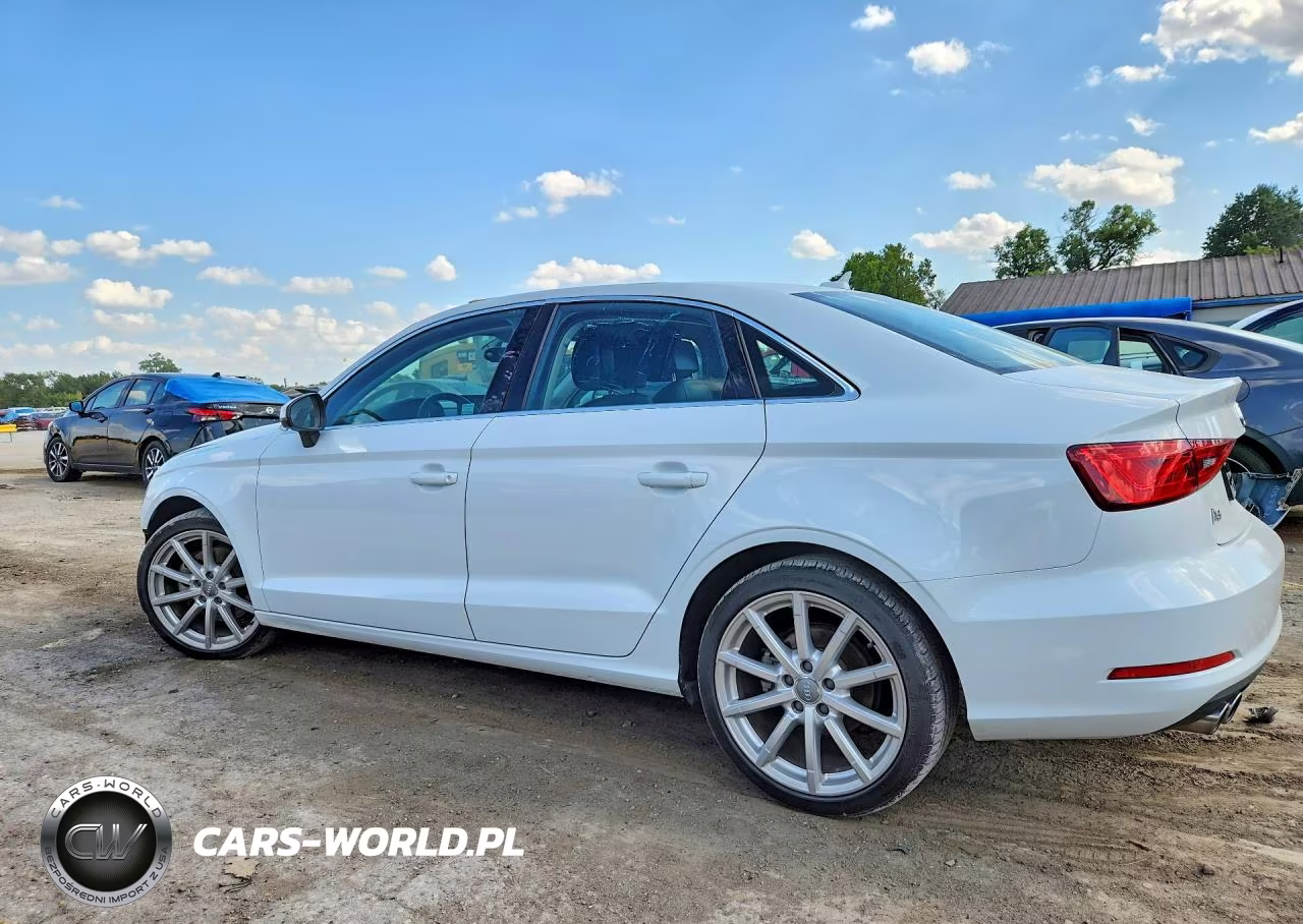 2015 Audi A3 Premium Plus VIN:WAUCCGFFXF1005831 - 2