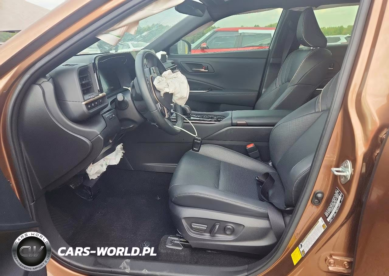 2025 Toyota Crown Signia Xle VIN:JTDACAAJ7S3008106 - 7